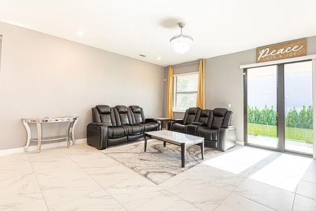 Residence photo 6