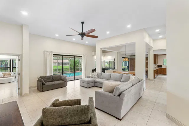  Residence photo 5