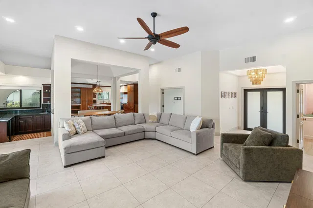  Residence photo 6