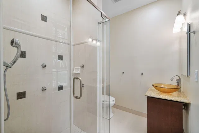  Residence photo 34