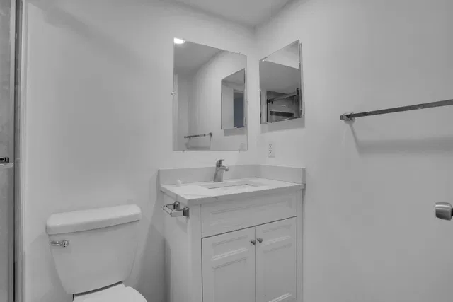 Unit C photo 20