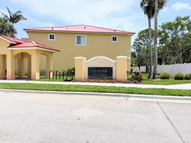Residence photo 2