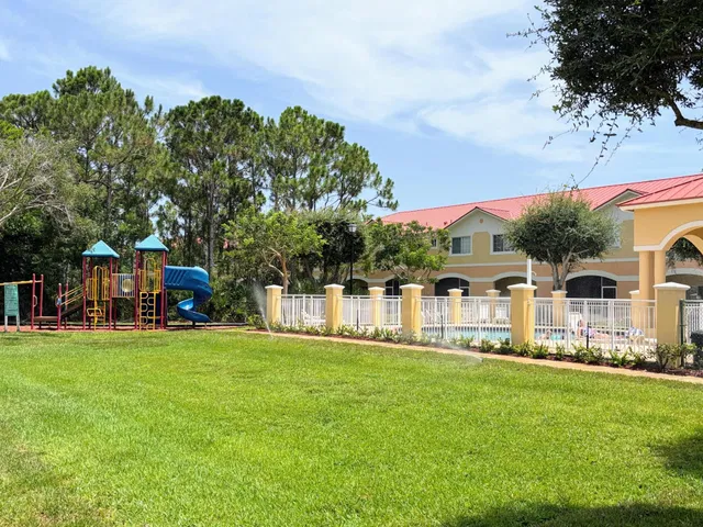 Residence photo 3