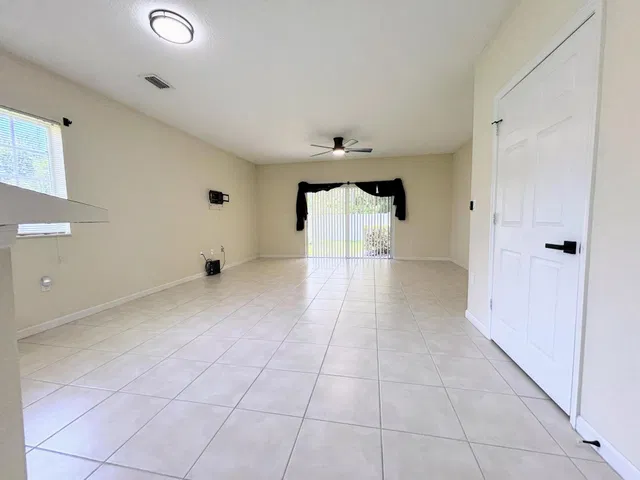 Residence photo 8