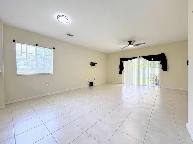 Residence photo 9