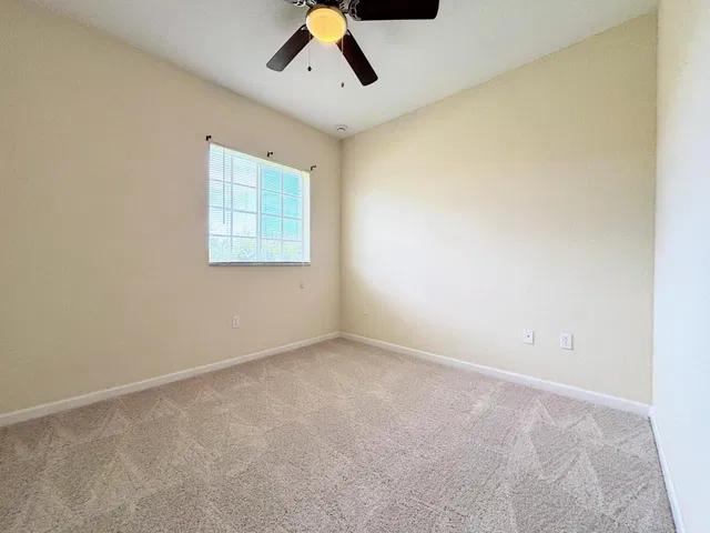 Residence photo 18