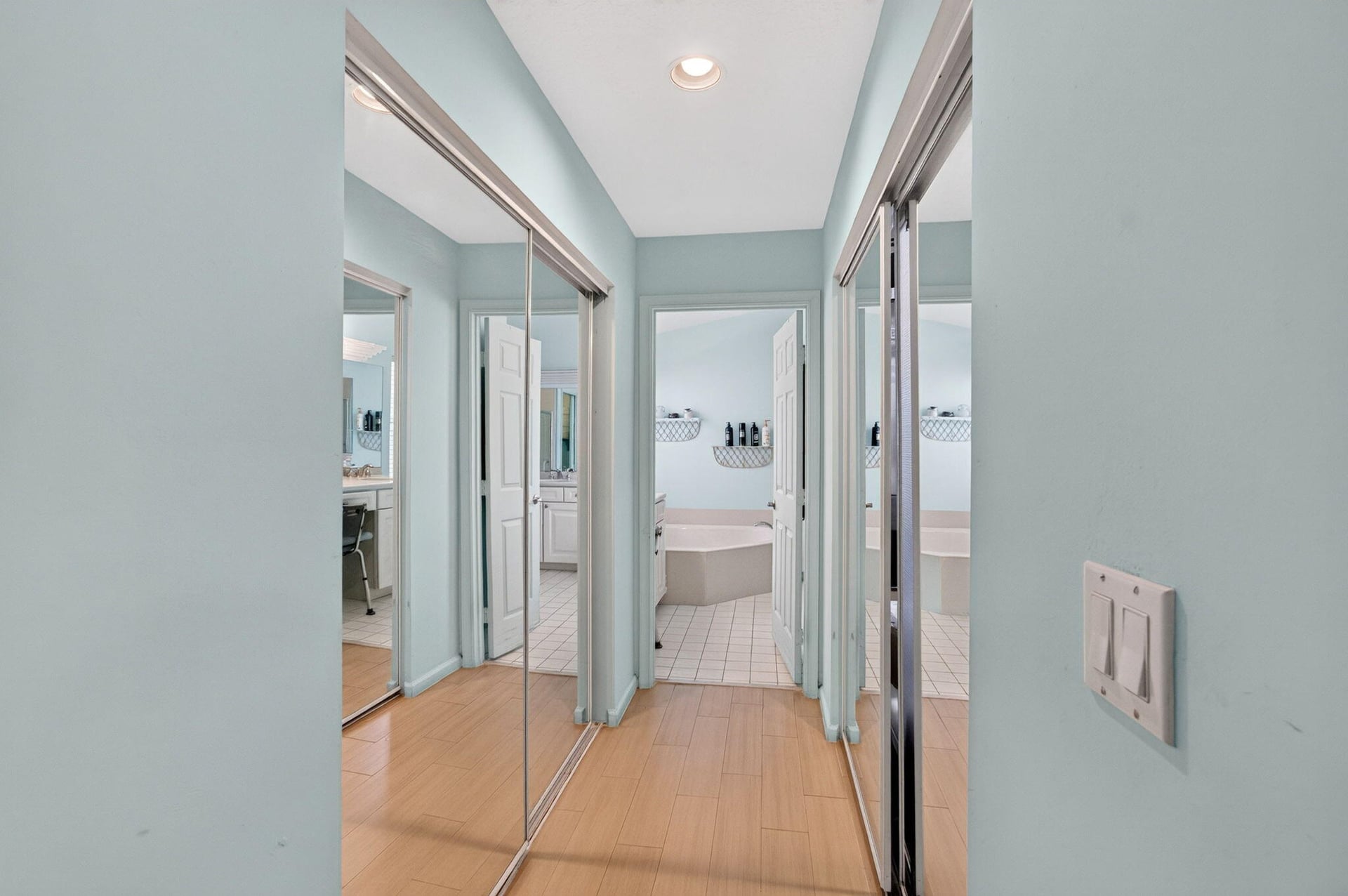 Residence photo 36
