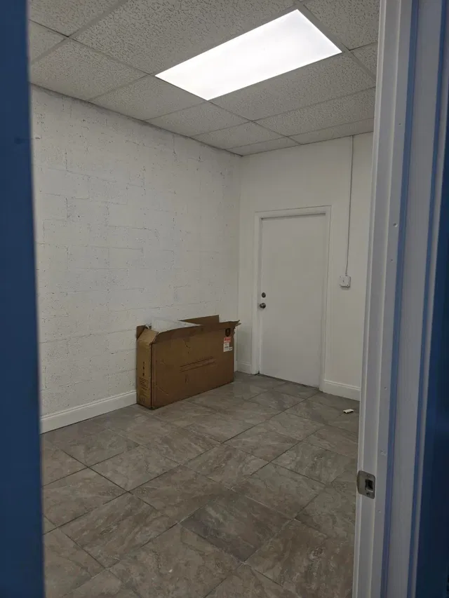 Unit 33 photo 6