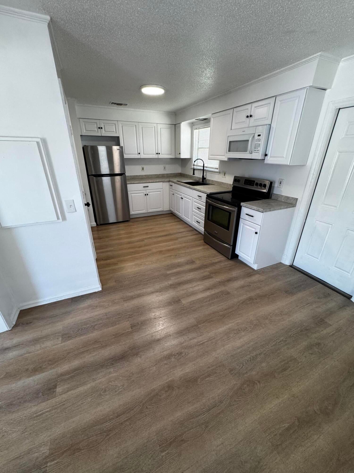  Residence photo 6