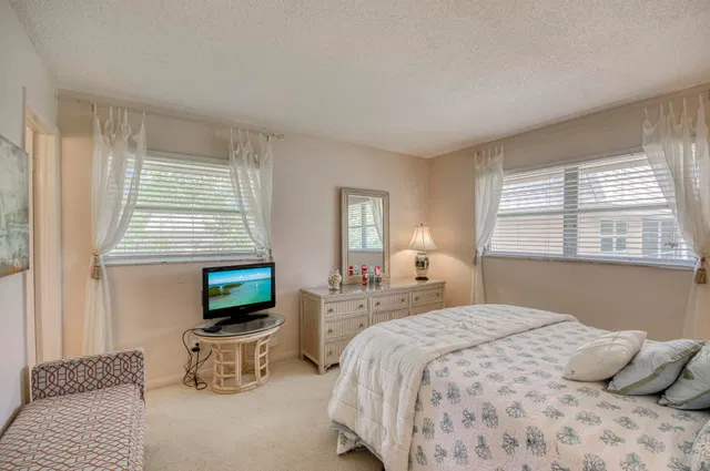 Unit 26 photo 10