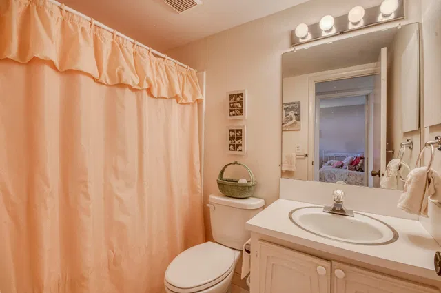 Unit 26 photo 11