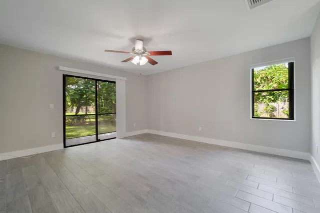  Unit 21 photo 15