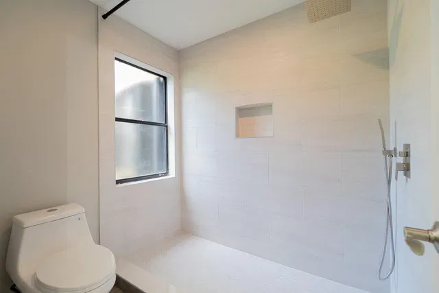  Unit 21 photo 20