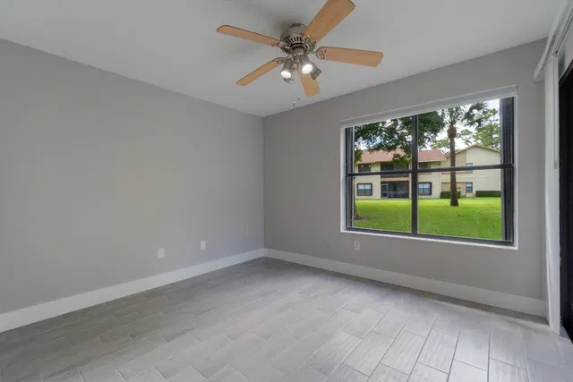  Unit 21 photo 21