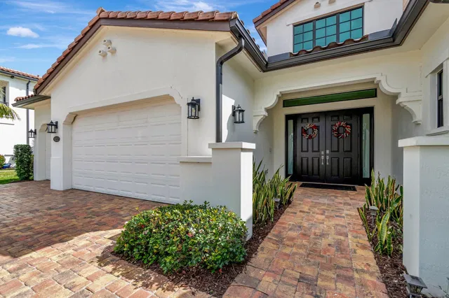 Residence photo 3