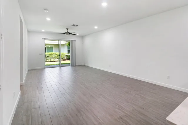 Residence photo 6