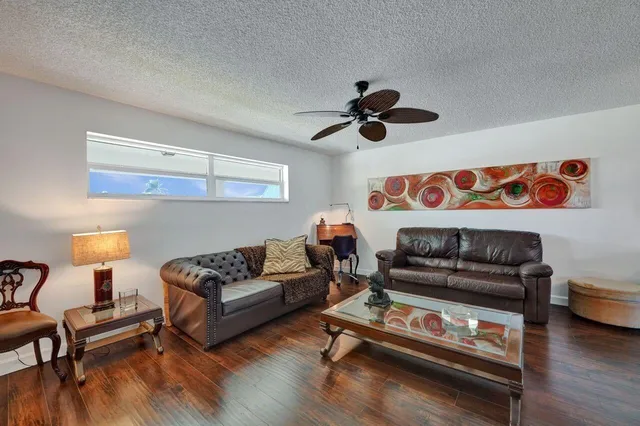  Unit 203 photo 5