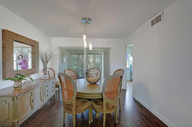  Unit 203 photo 9