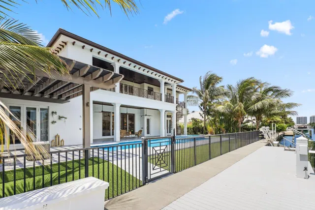 Palm Beach Isles Residence photo 19