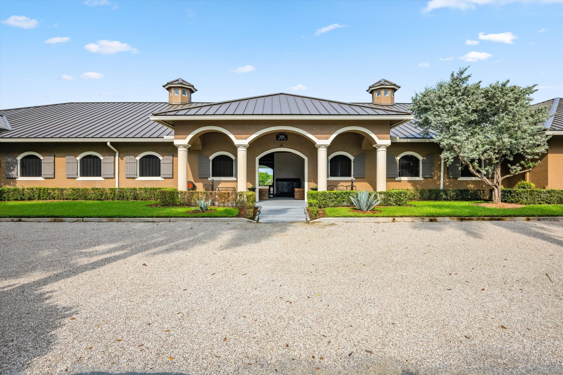 Residence photo 2