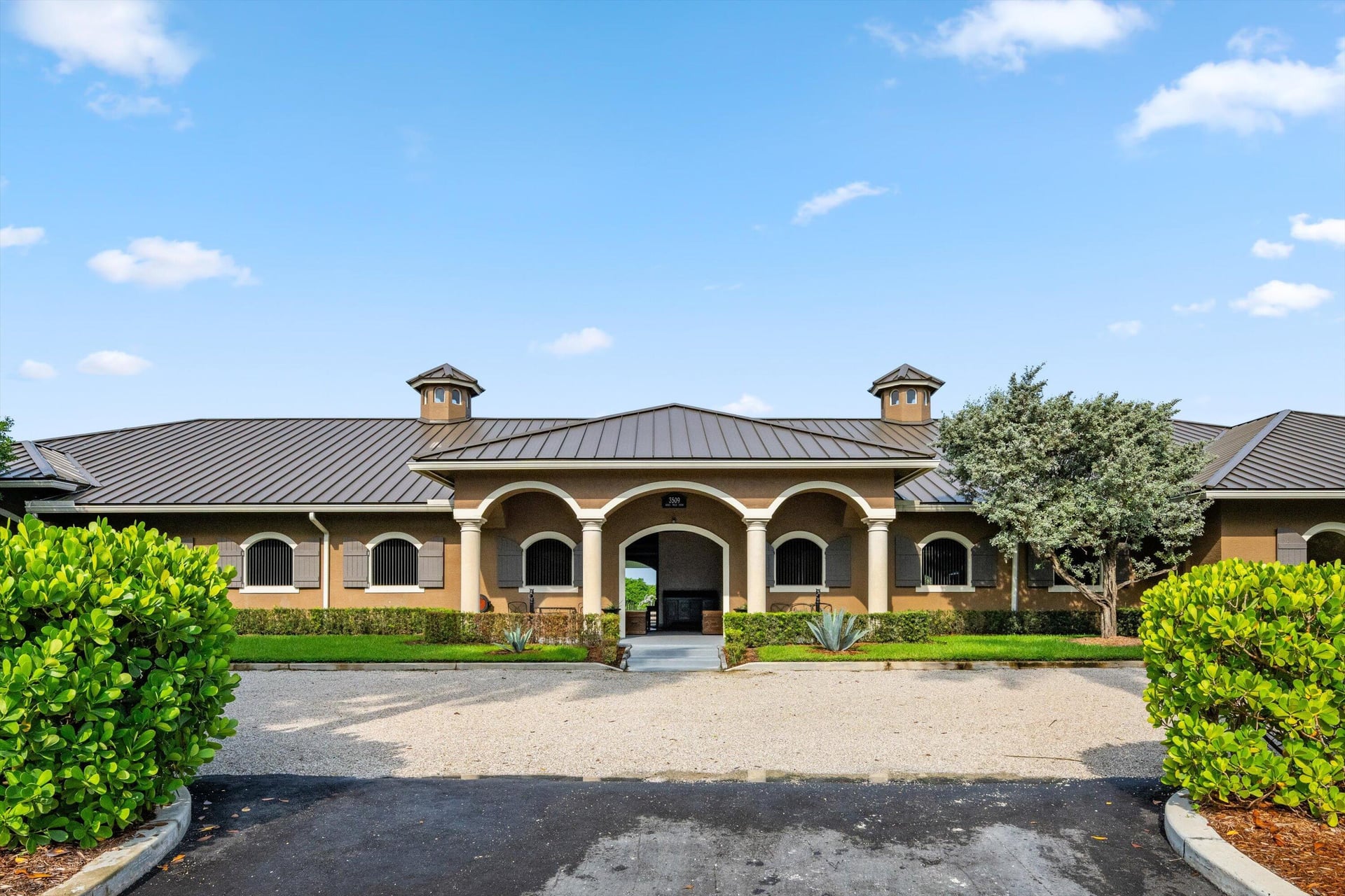 Residence photo 3