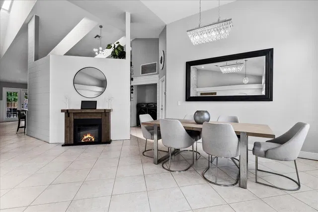 Residence photo 2