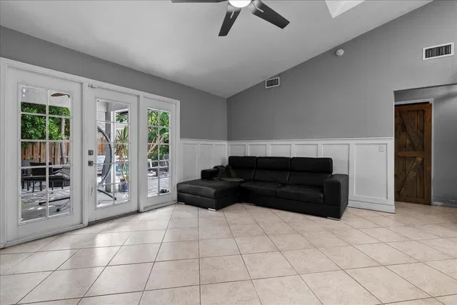 Residence photo 11