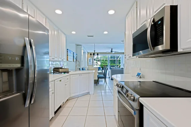  Residence photo 9