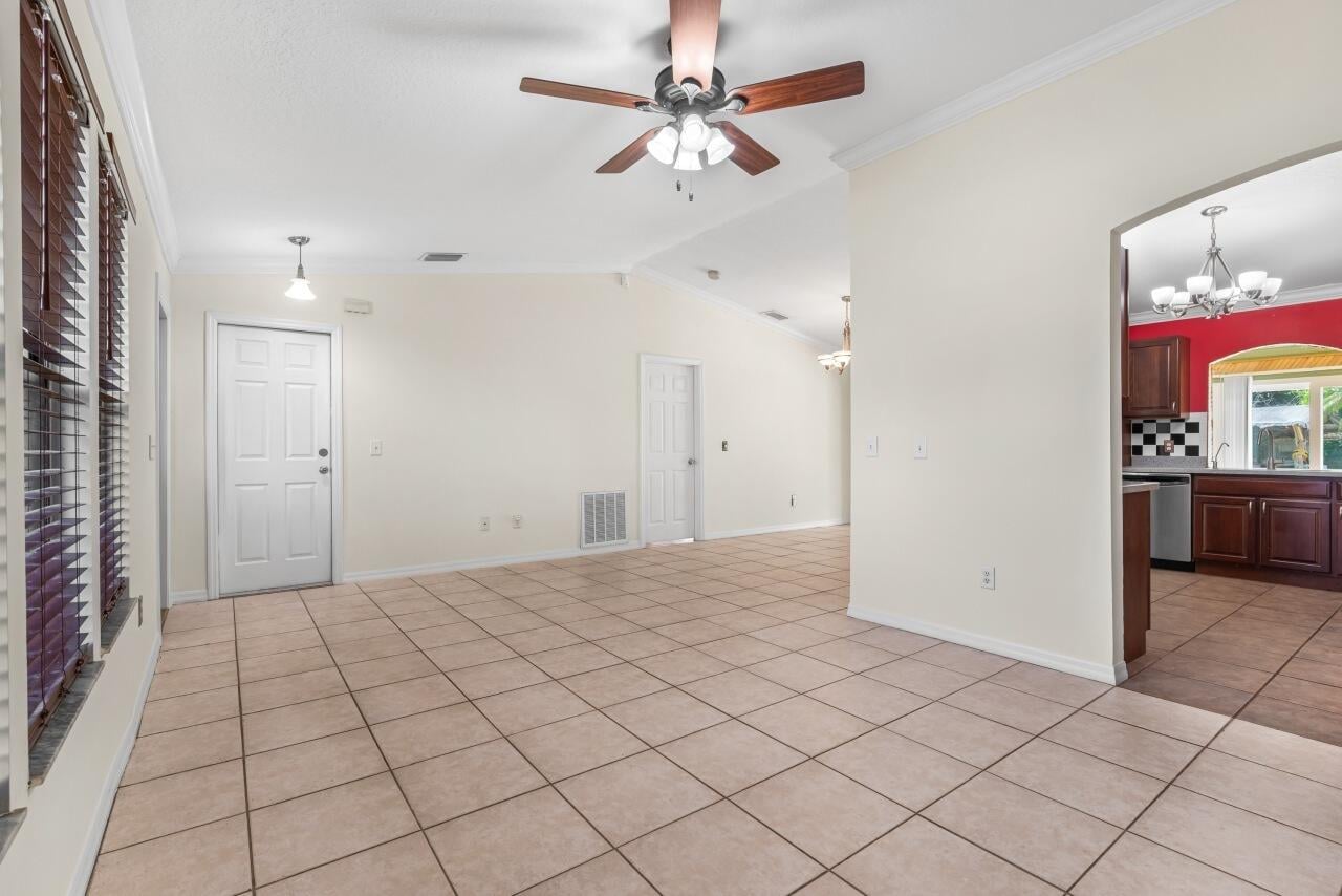  Residence photo 8