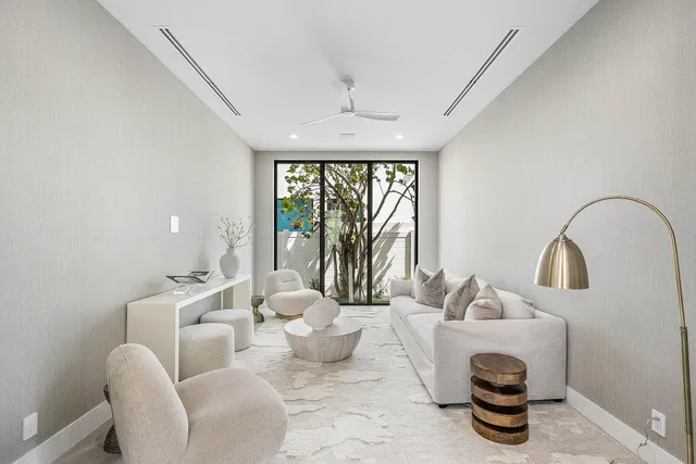 Palm Trail Delray Beach Residence photo 9