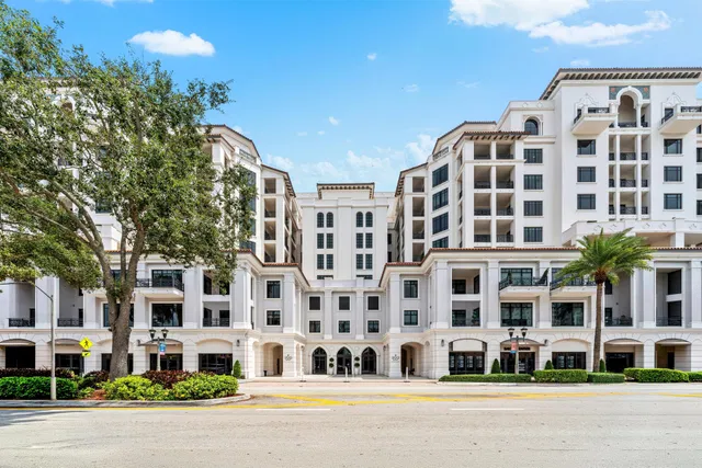 Palmetto Place Boca Unit 404 photo 2