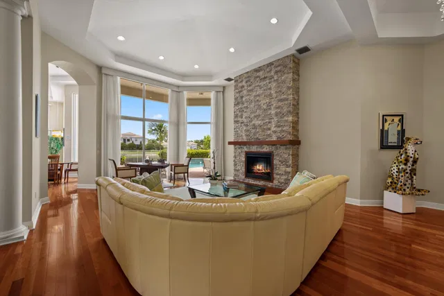 Residence photo 5