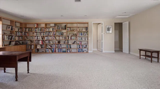 Residence photo 25