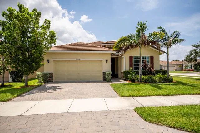 Residence photo 2