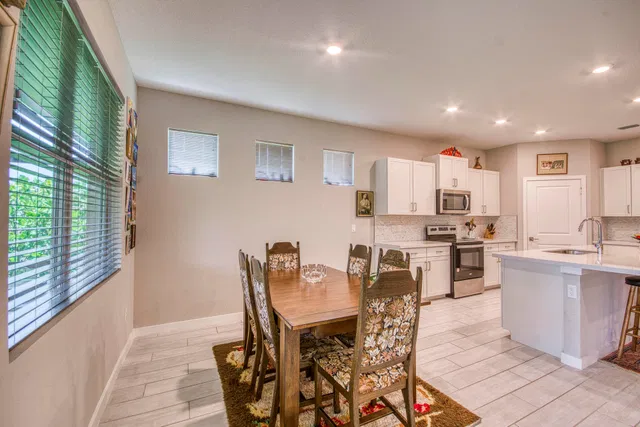 Residence photo 11