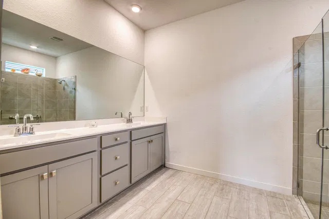 Residence photo 17