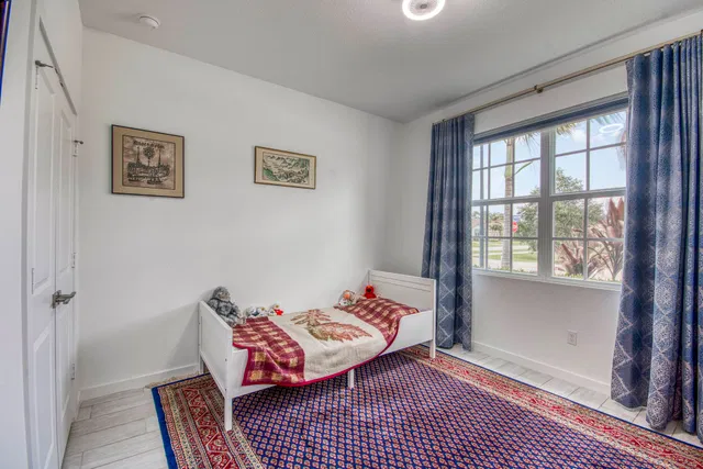 Residence photo 20