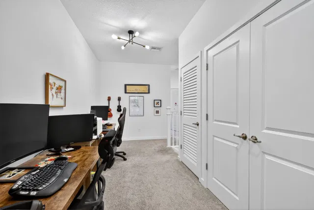 Residence photo 22