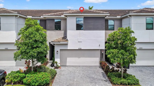 Residence photo 32