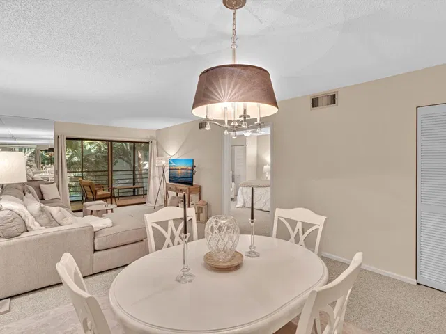 Unit 203 photo 21