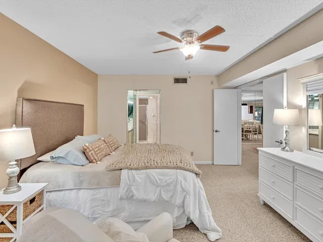 Unit 203 photo 36