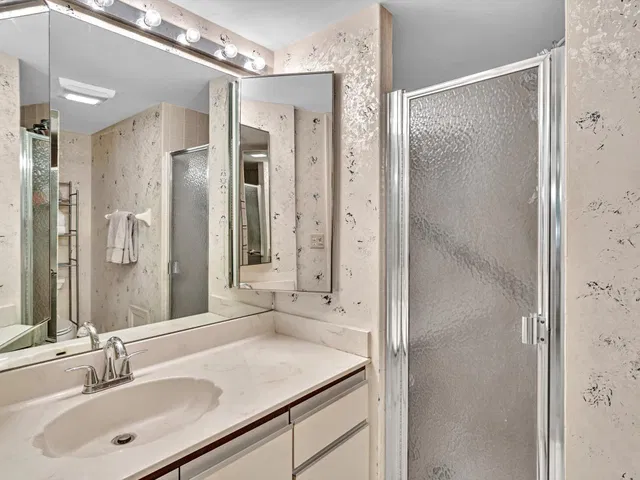 Unit 203 photo 42