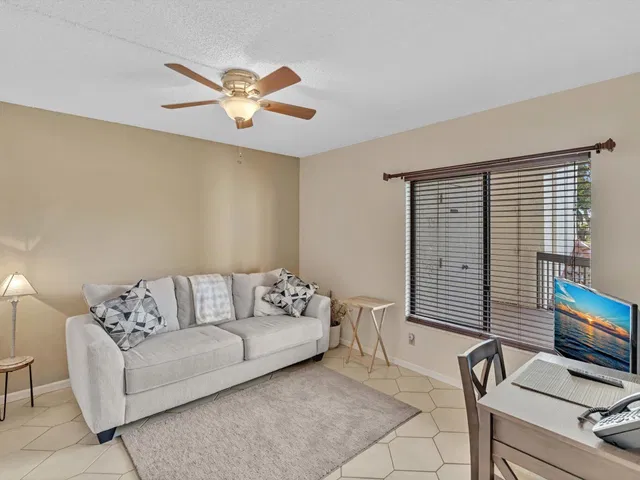 Unit 203 photo 44