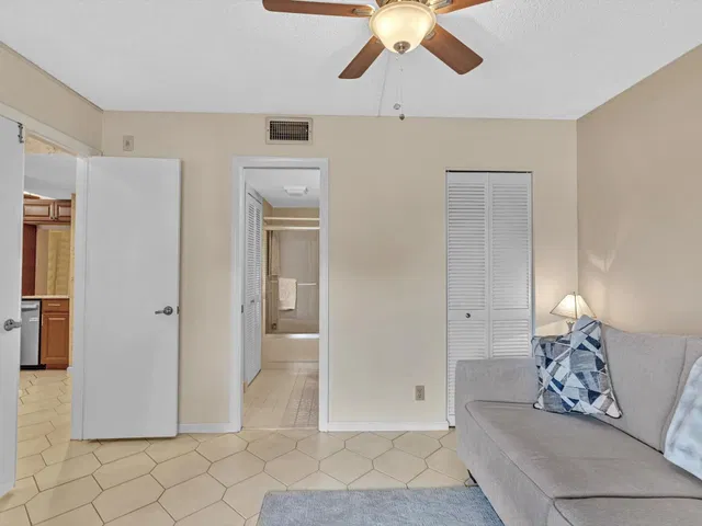Unit 203 photo 46