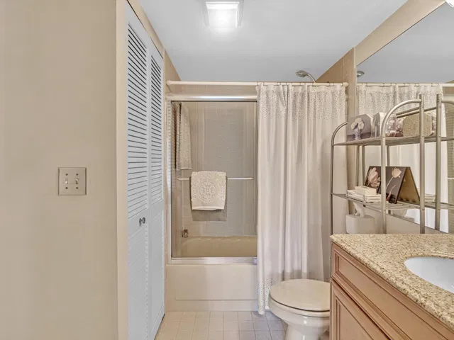 Unit 203 photo 47