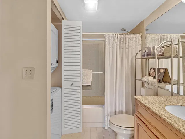 Unit 203 photo 48