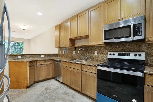 Unit 1905 photo 12
