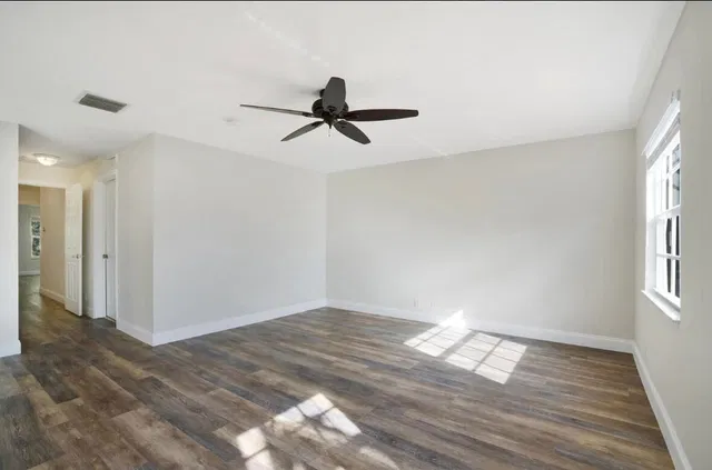 Unit 1905 photo 19