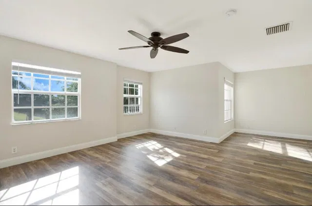 Unit 1905 photo 20