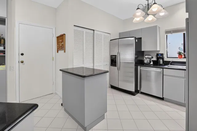 Residence photo 18